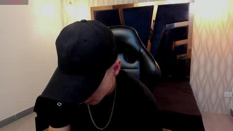 Snapshot of noah_clarkk chatting on May 2026 05:31:01 PM Noah online show from May 2026 05:31:01 PM
