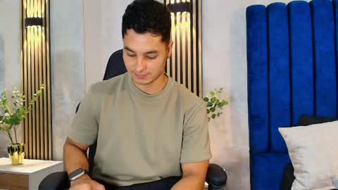 Snapshot of noah_clarkk chatting on May 2026 05:45:02 PM Noah online show from May 2026 05:45:02 PM