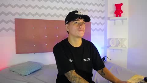 Snapshot of noah_coleman__ chatting on January 2025 02:53:01 AM NOAH online show from January 2025 02:53:01 AM