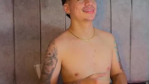 Snapshot of noah_coleman__ chatting on February 2025 01:24:02 AM NOAH online show from February 2025 01:24:02 AM