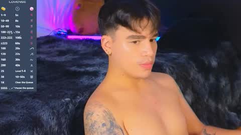 Snapshot of noah_coleman__ chatting on October 2025 02:12:01 AM NOAH online show from October 2025 02:12:01 AM