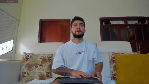 Snapshot of noah_corvelle chatting on April 2026 06:27:01 PM NOAH online show from April 2026 06:27:01 PM