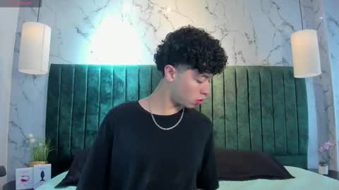 noah_dupont_ online show from October 2025 01:21:01 PM