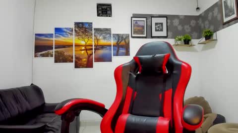 Snapshot of noah_flynn1 chatting on October 2025 06:43:01 AM noah_flynn1 online show from October 2025 06:43:01 AM