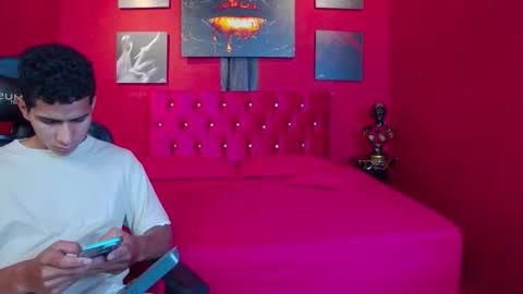 Snapshot of noah_greenhart chatting on January 2026 03:06:01 PM Noah online show from January 2026 03:06:01 PM