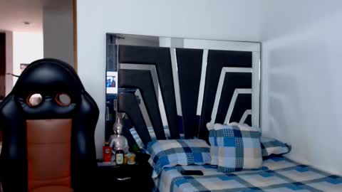 Noah Harris01 online show from December 2025 12:34:02 PM