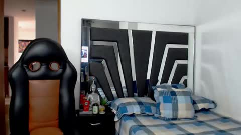 Snapshot of noah_harris01 chatting on February 2026 12:16:01 PM Noah Harris01 online show from February 2026 12:16:01 PM