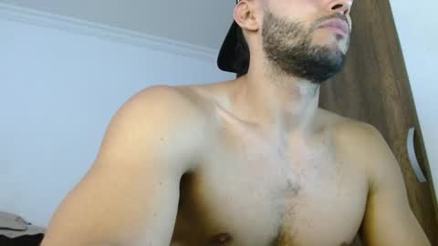 Snapshot of noah_jhonsonn chatting on May 2026 03:42:02 PM Noah online show from May 2026 03:42:02 PM
