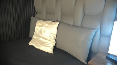 noah_johes online show from May 2026 01:06:01 PM