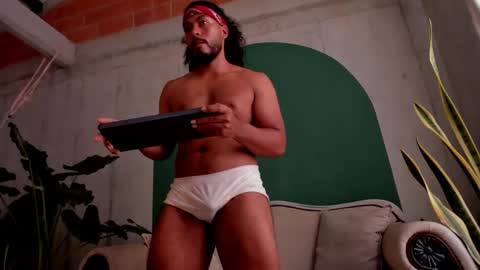 Noah online show from November 2025 03:55:01 PM