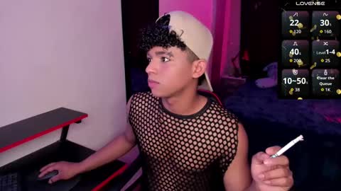 noah_smith04 online show from September 2025 06:53:02 PM