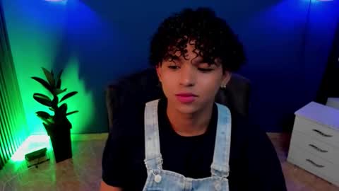 noah_smith04 online show from October 2025 12:16:01 PM