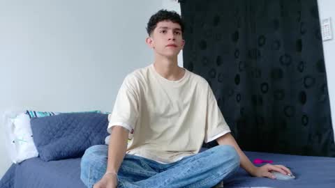 Snapshot of noah_tyler_ chatting on October 2025 05:48:02 PM noah tyler online show from October 2025 05:48:02 PM