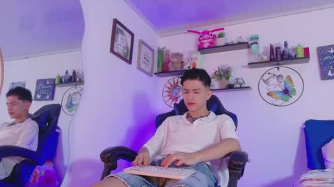 noah tyler  online show from June 2026 10:33:02 PM