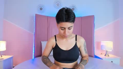 Snapshot of noah_wells_ chatting on November 2025 07:57:01 PM Noah online show from November 2025 07:57:01 PM