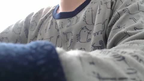 noah_white3 online show from January 2025 04:16:02 PM