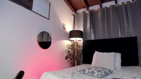 Snapshot of noahandlauren chatting on January 2025 10:46:02 PM . . online show from January 2025 10:46:02 PM