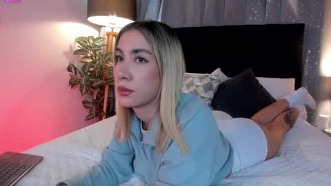 Snapshot of noahandlauren chatting on February 2025 09:59:01 PM . . online show from February 2025 09:59:01 PM