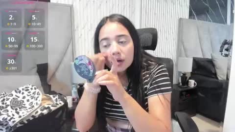 Snapshot of noahrosse chatting on July 2026 01:25:01 PM Katty online show from July 2026 01:25:01 PM