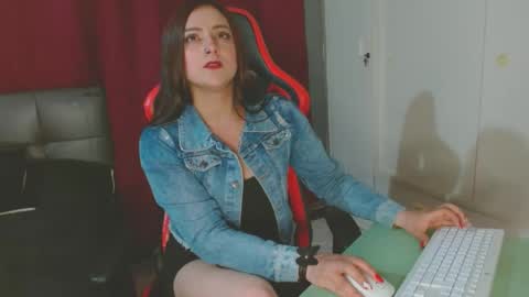 Noamartin online show from December 2024 02:06:02 AM