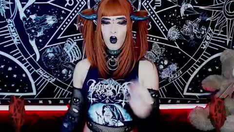 Snapshot of noamy_666 chatting on January 2025 06:56:02 PM caroline online show from January 2025 06:56:02 PM