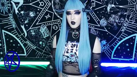 Snapshot of noamy_666 chatting on January 2025 08:25:01 AM caroline online show from January 2025 08:25:01 AM