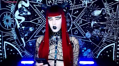 Snapshot of noamy_666 chatting on September 2025 11:32:02 PM caroline online show from September 2025 11:32:02 PM