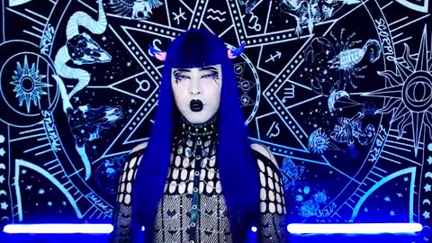 caroline online show from November 2025 01:15:01 AM