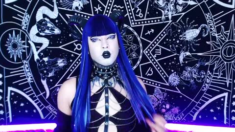 caroline online show from April 2026 07:33:02 PM