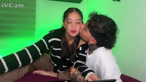 Jean Y Isa online show from December 2025 04:51:01 AM