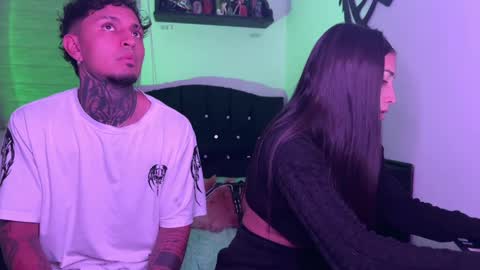 Jean Y Isa online show from April 2026 04:18:01 AM