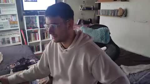 Noeliswaifu online show from July 2026 06:50:02 PM