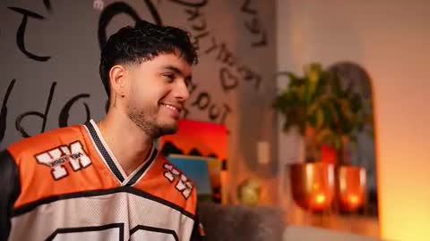 Snapshot of noha_miler chatting on November 2025 05:31:01 PM kevin online show from November 2025 05:31:01 PM