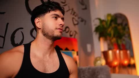 Snapshot of noha_miler chatting on December 2025 11:14:02 PM kevin online show from December 2025 11:14:02 PM
