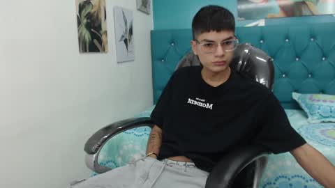 Snapshot of noha_scott chatting on December 2024 10:40:01 PM Noha Scott online show from December 2024 10:40:01 PM