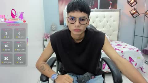 Snapshot of noha_scott chatting on September 2025 10:48:02 PM Noha Scott online show from September 2025 10:48:02 PM