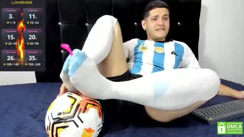 Snapshot of noha_white chatting on November 2025 08:51:01 PM Noha online show from November 2025 08:51:01 PM