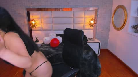 Snapshot of nohemi_louse chatting on February 2026 06:42:01 PM Nohemi online show from February 2026 06:42:01 PM