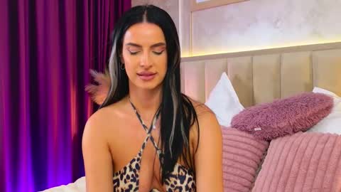 Snapshot of noirsiren chatting on September 2025 04:50:01 PM FInd outP online show from September 2025 04:50:01 PM