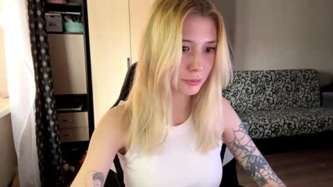 Snapshot of nolabussing chatting on April 2026 09:16:01 AM Sofia online show from April 2026 09:16:01 AM