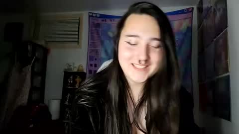 Snapshot of nonbinarybeauty20 chatting on January 2025 10:49:02 AM nonbinarybeauty20 online show from January 2025 10:49:02 AM