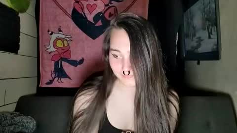 Snapshot of nonbinarybeauty20 chatting on April 2026 03:28:02 AM nonbinarybeauty20 online show from April 2026 03:28:02 AM