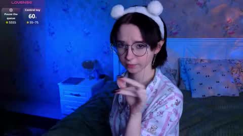 Snapshot of nora_failure chatting on December 2025 11:30:02 AM Nora Failure online show from December 2025 11:30:02 AM