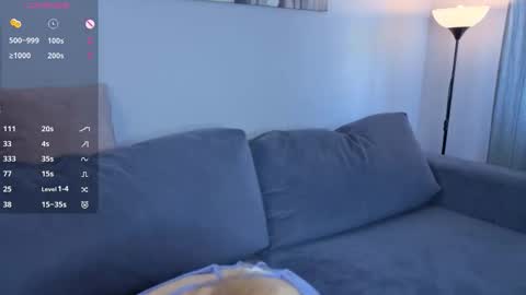 Elina online show from September 2025 10:37:01 AM