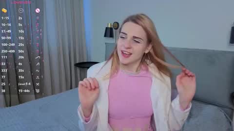 Elina online show from November 2025 10:47:01 AM