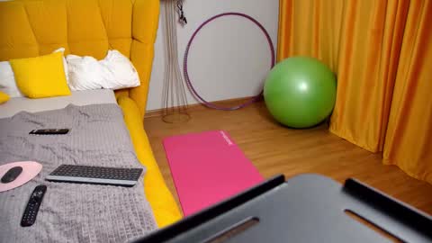 Snapshot of norafoxes chatting on February 2026 06:30:02 AM NoraFoxes online show from February 2026 06:30:02 AM