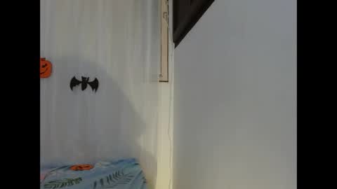 Snapshot of norapaker chatting on October 2025 07:12:02 PM norapaker online show from October 2025 07:12:02 PM