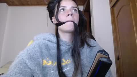 Snapshot of noreen_ chatting on May 2026 11:34:01 PM noreen_ online show from May 2026 11:34:01 PM