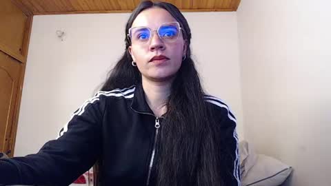 Snapshot of noreen_ chatting on June 2026 05:30:02 PM noreen_ online show from June 2026 05:30:02 PM