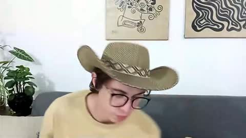 Snapshot of norehg__ chatting on October 2025 10:48:01 AM Norehg online show from October 2025 10:48:01 AM